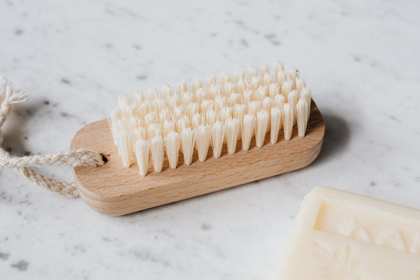 Wooden Dish Brush with Replaceable Head - Image 3